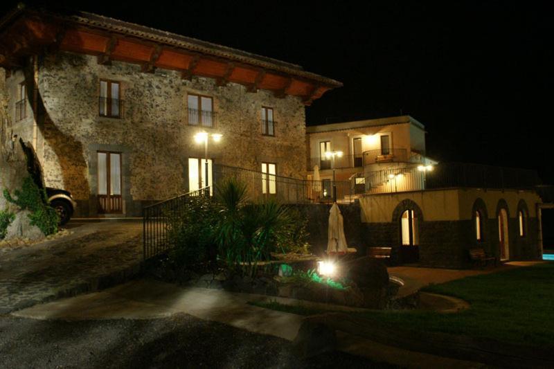 Antico Borgo Petralia Guest House Дзаферана Етнеа Екстериор снимка