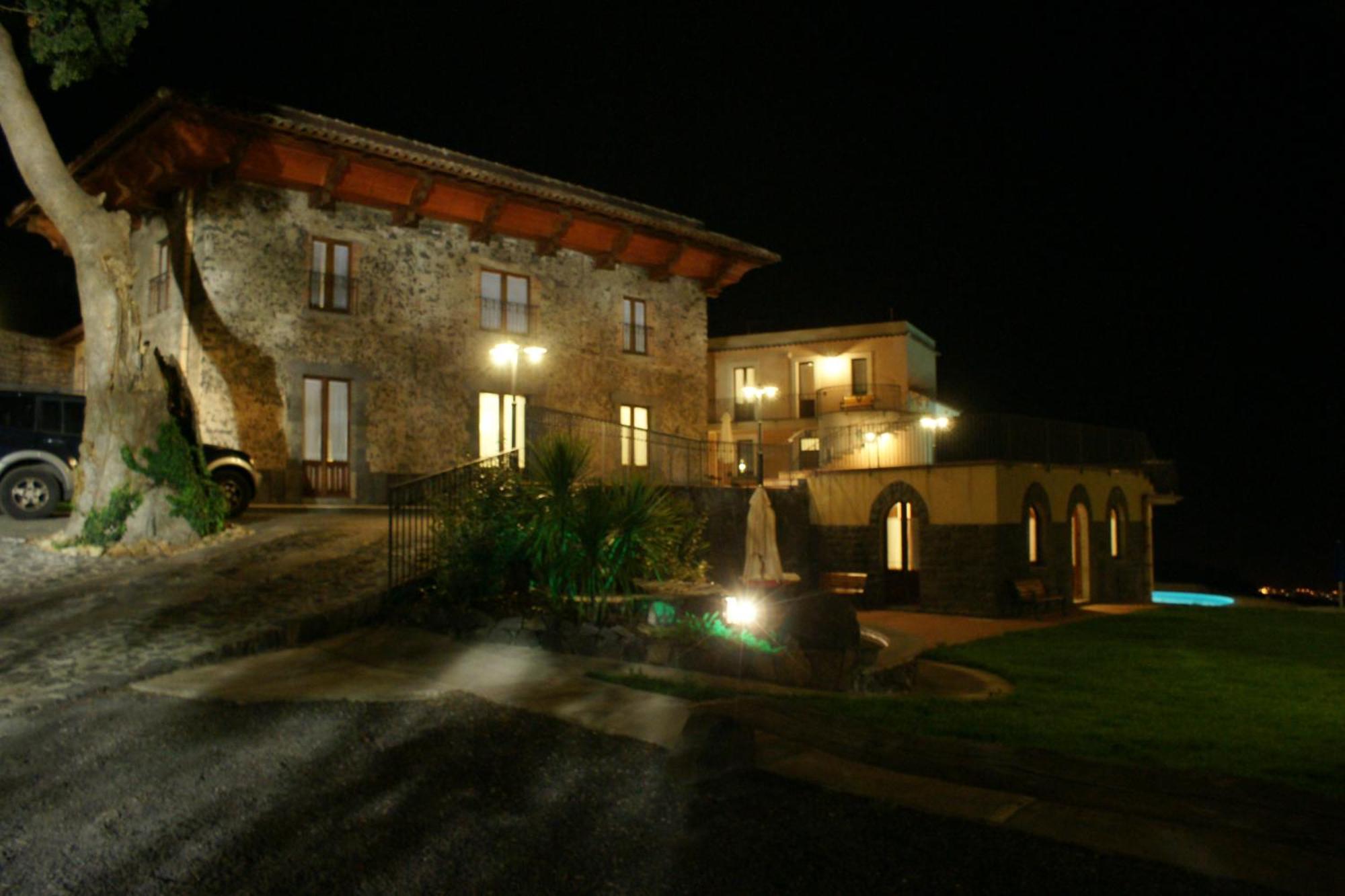 Antico Borgo Petralia Guest House Дзаферана Етнеа Екстериор снимка