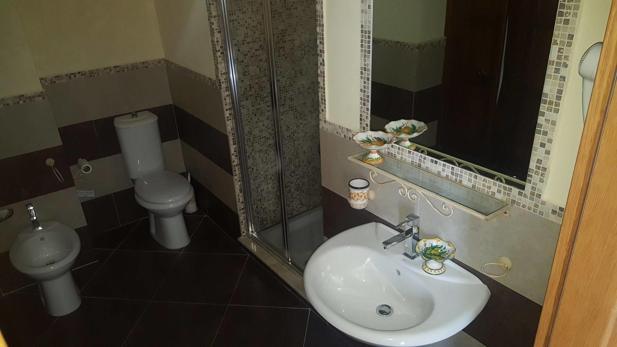 Antico Borgo Petralia Guest House Дзаферана Етнеа Екстериор снимка