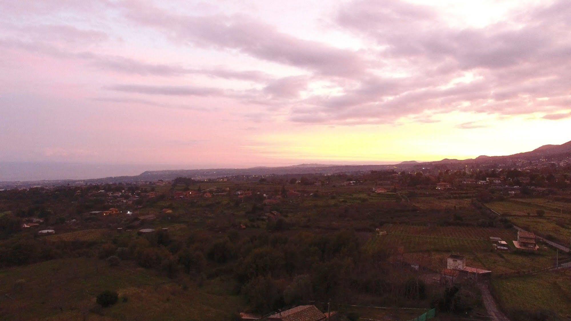Antico Borgo Petralia Guest House Дзаферана Етнеа Екстериор снимка